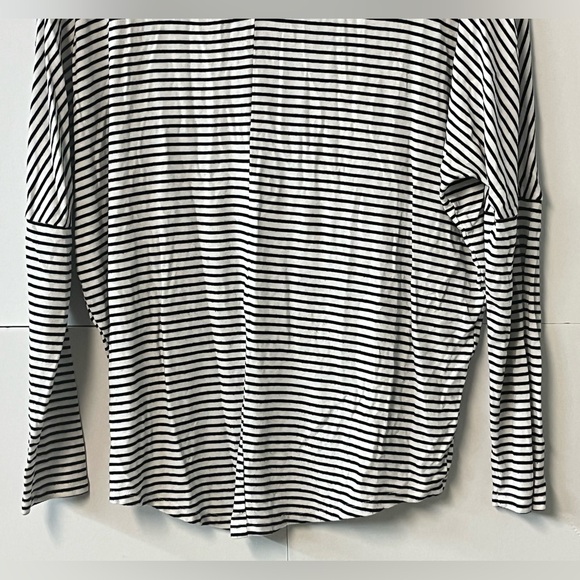 Decree Striped Long Sleeve Oversized Striped Top. Size XS. - Picture 7 of 9